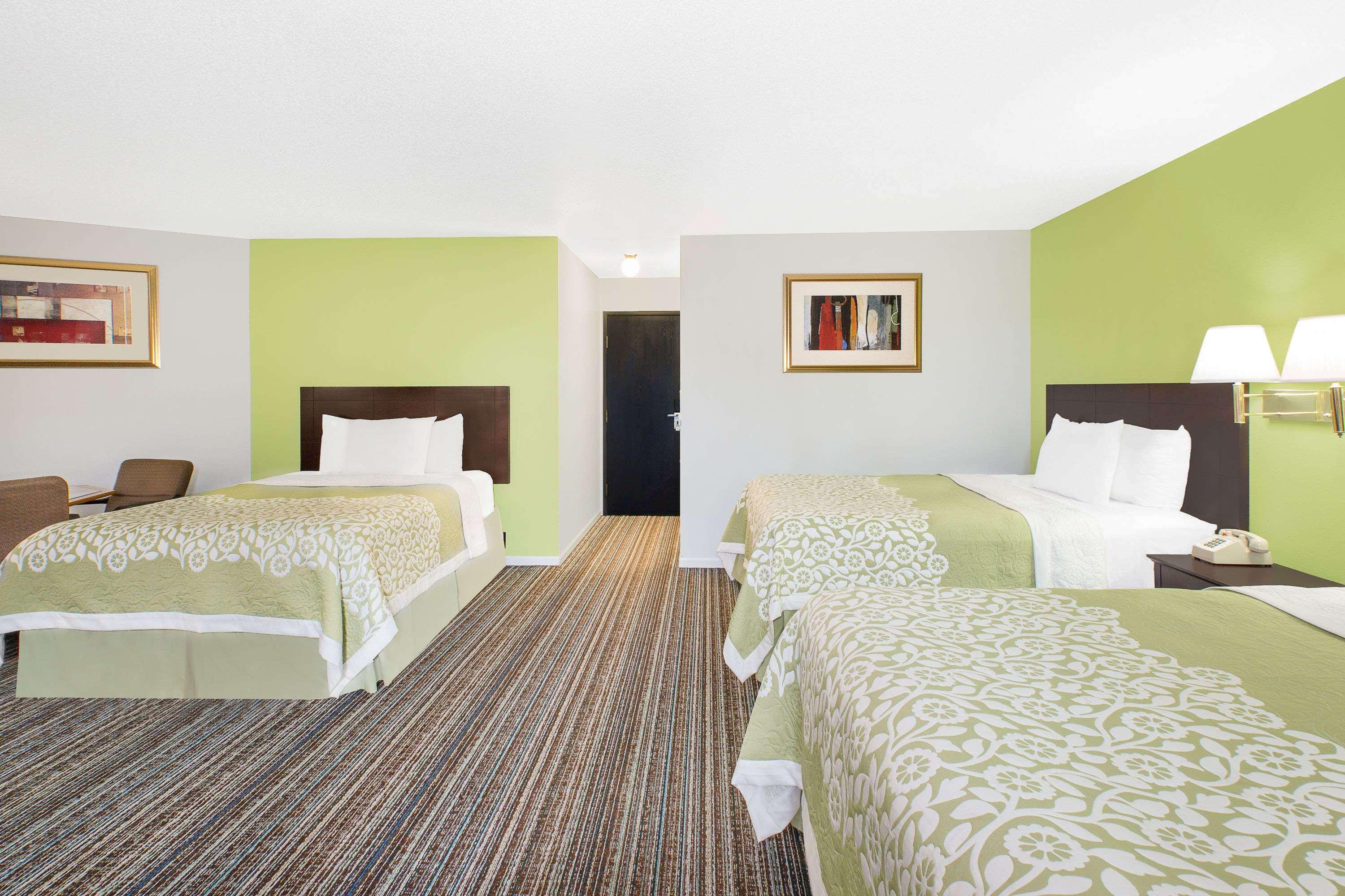 Days Inn By Wyndham York Eksteriør billede