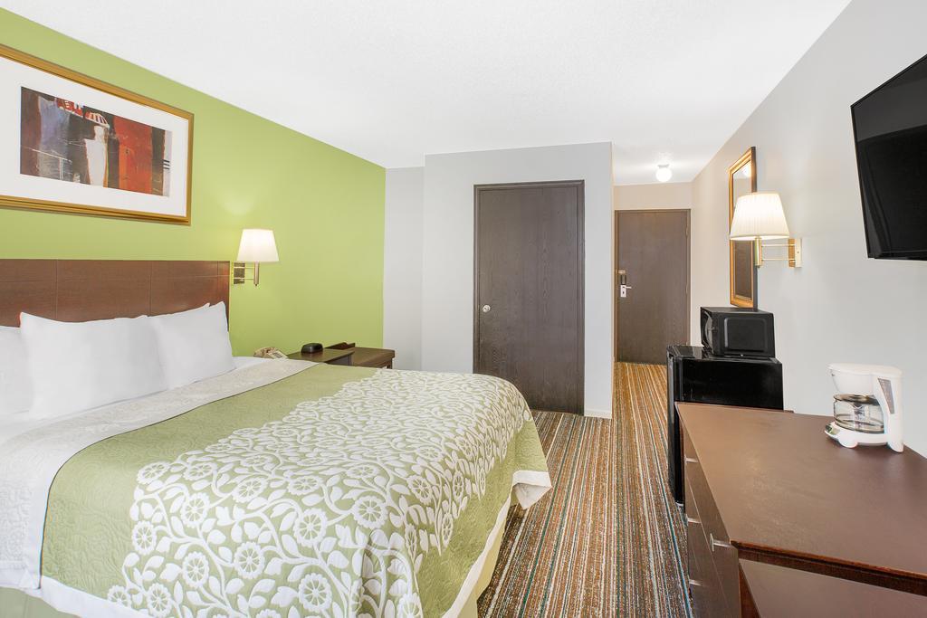 Days Inn By Wyndham York Eksteriør billede